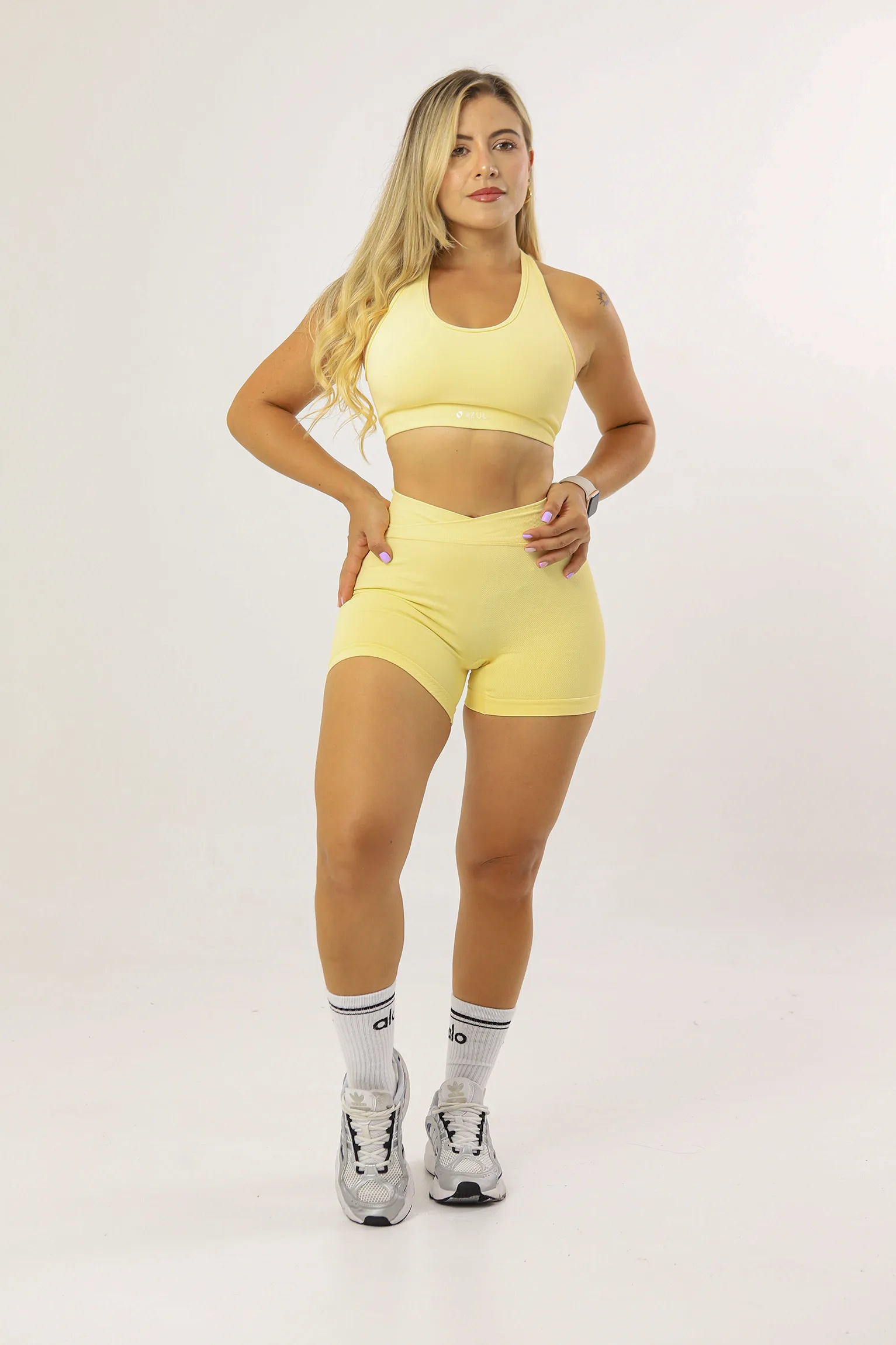 Top Draco · Sesgado con doble tirante en espalda · Amarillo Mantequilla - Image 3